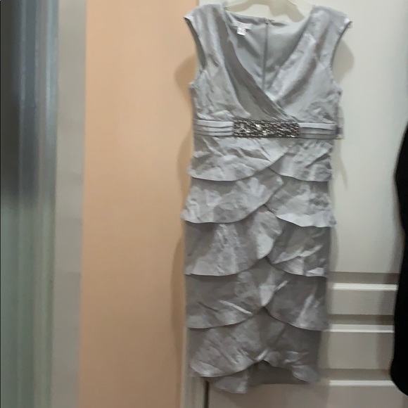 Dresses - Picture 1 of 5